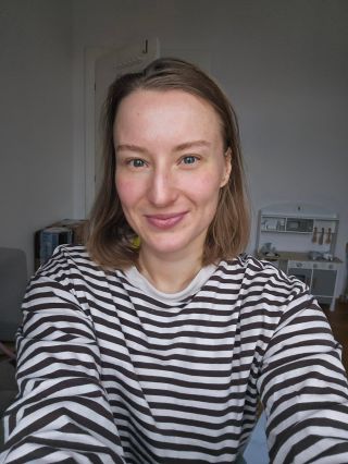 Pro mě osobně je obrovskou úlevou, že má pleť dnes vypadá takto po téměř 10 letech opravdu náročného akné. Do nového roku...